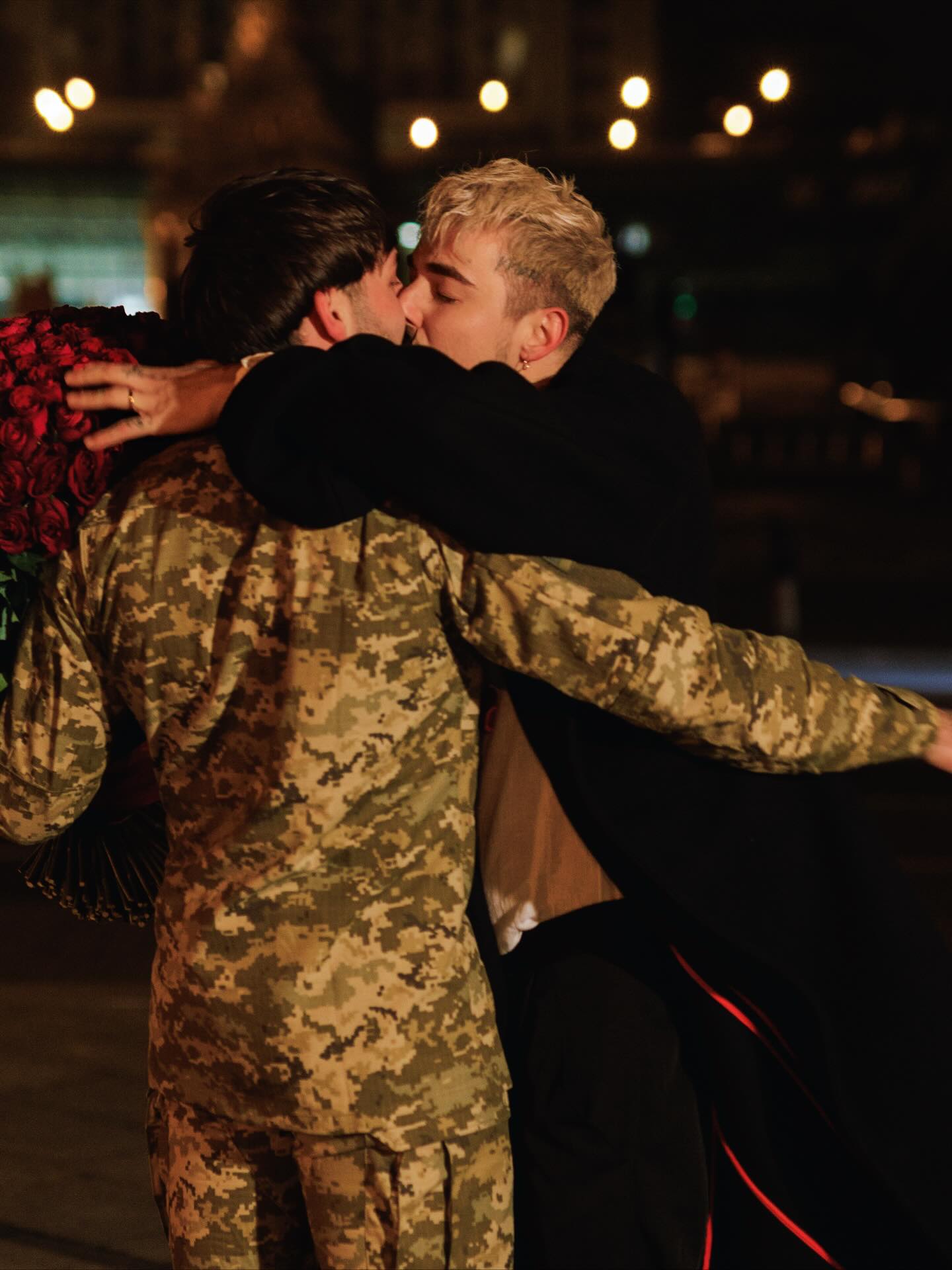 Melovin announced his engagement to the famous combat medic Piotr Zlotey photo 1